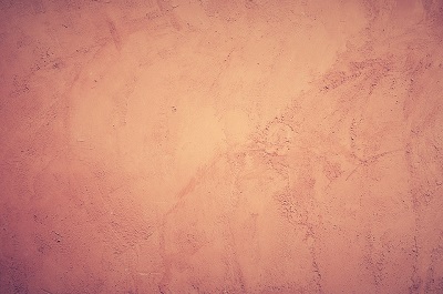Lehmstreichputz frisch auf einer Wand